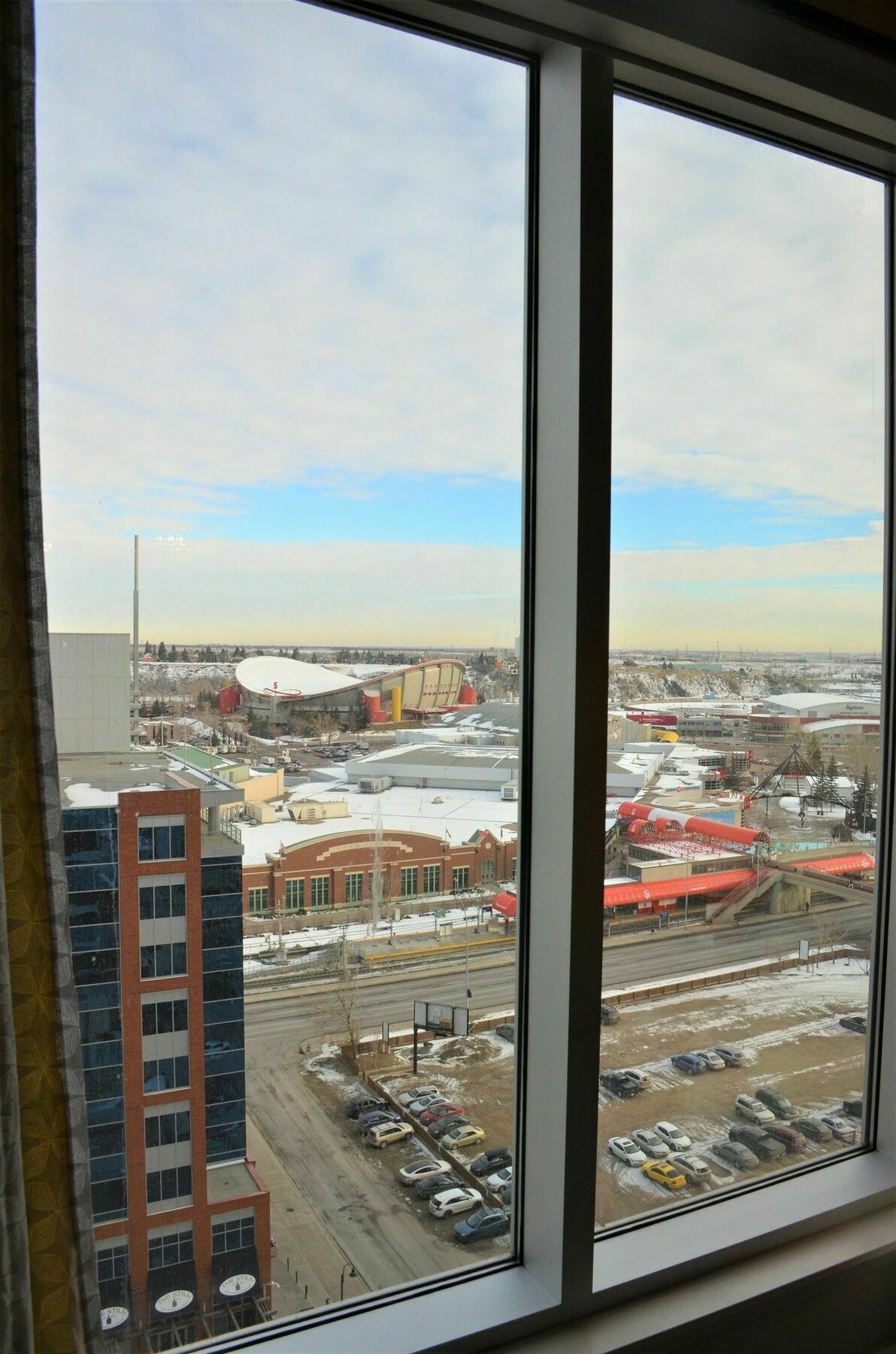 Monki Di Executive Suites - Alura Calgary Zewnętrze zdjęcie