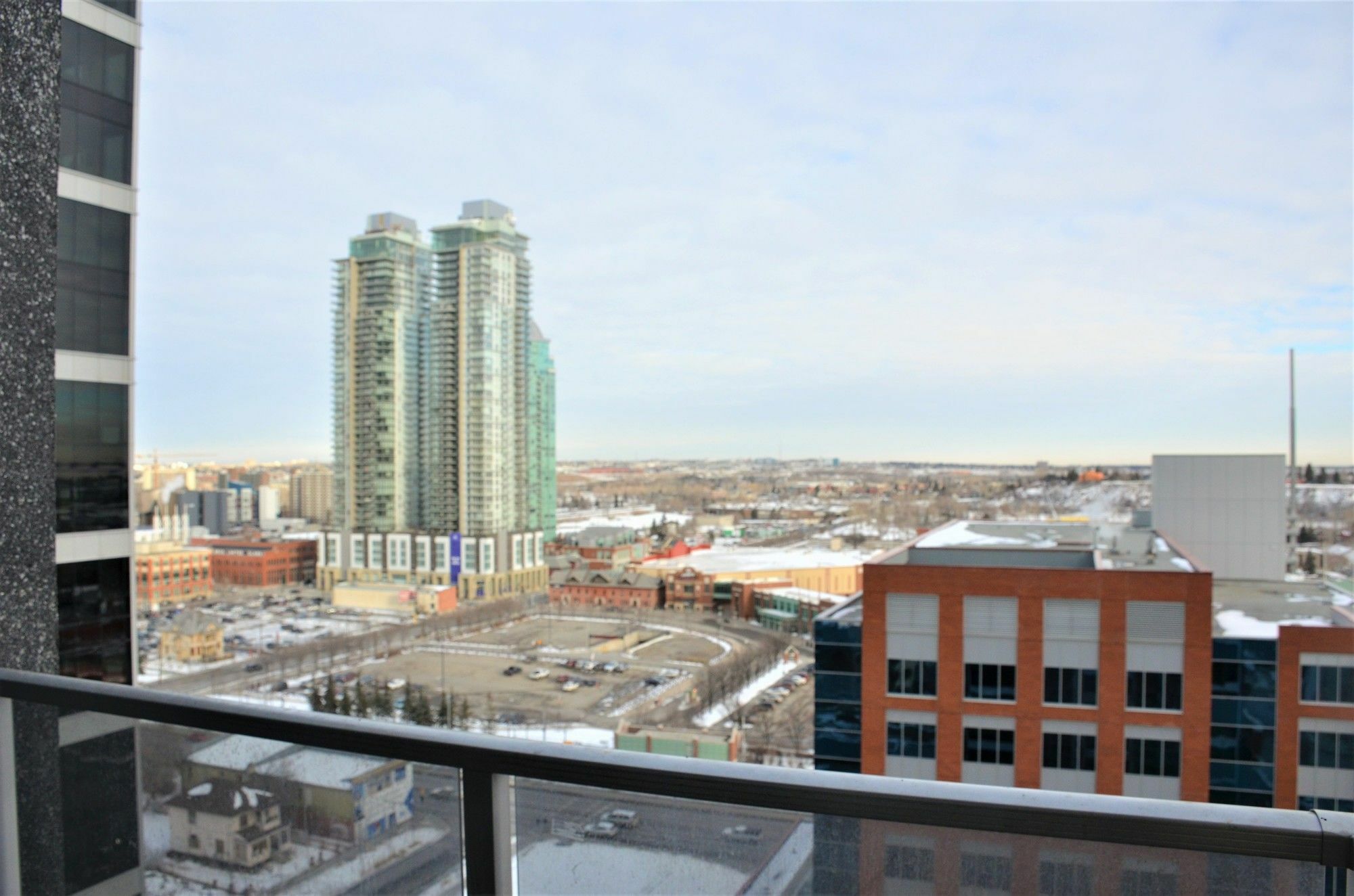 Monki Di Executive Suites - Alura Calgary Zewnętrze zdjęcie