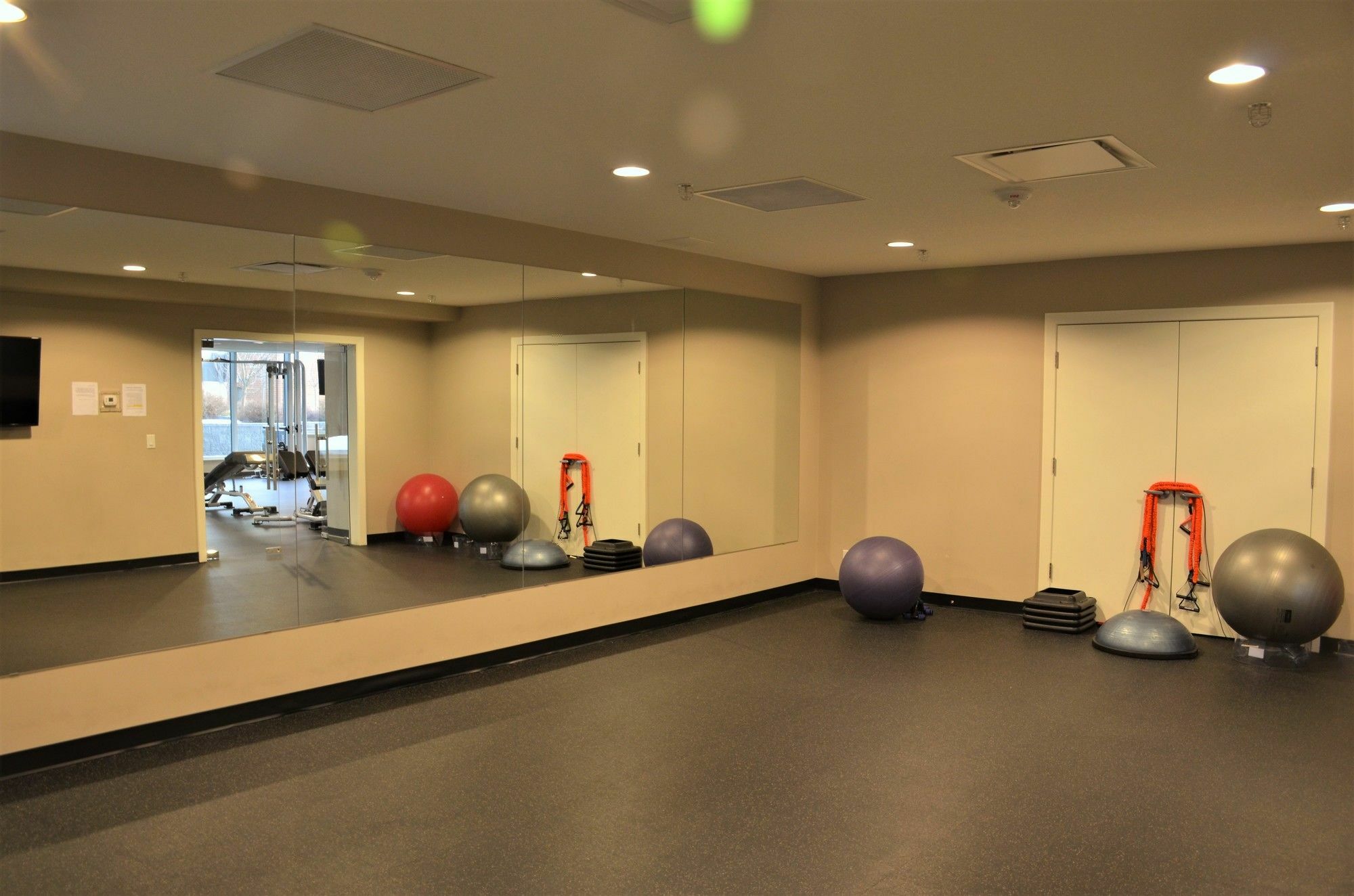 Monki Di Executive Suites - Alura Calgary Zewnętrze zdjęcie
