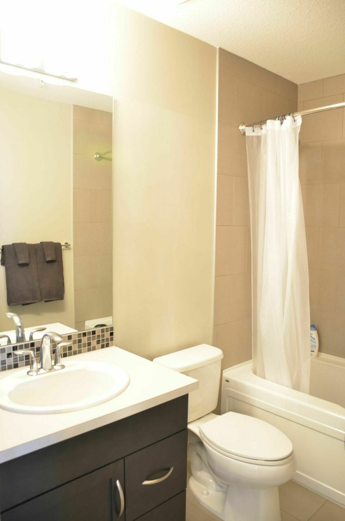 Monki Di Executive Suites - Alura Calgary Zewnętrze zdjęcie