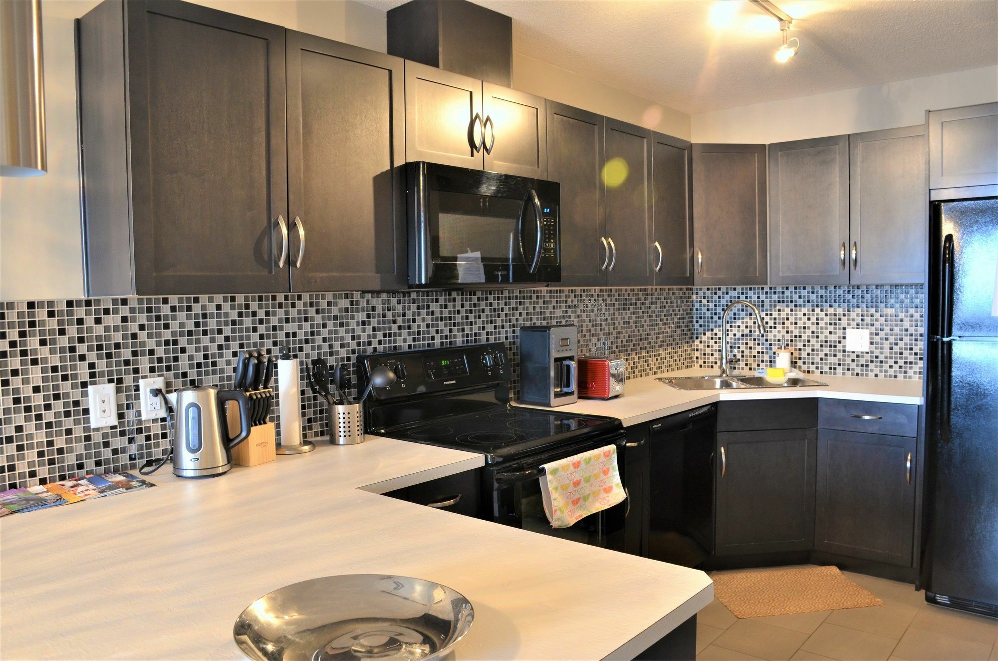 Monki Di Executive Suites - Alura Calgary Zewnętrze zdjęcie